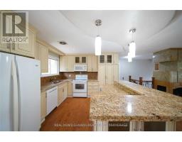 1195 Holton Heights Drive, Oakville, ON L6H2E6 Photo 6