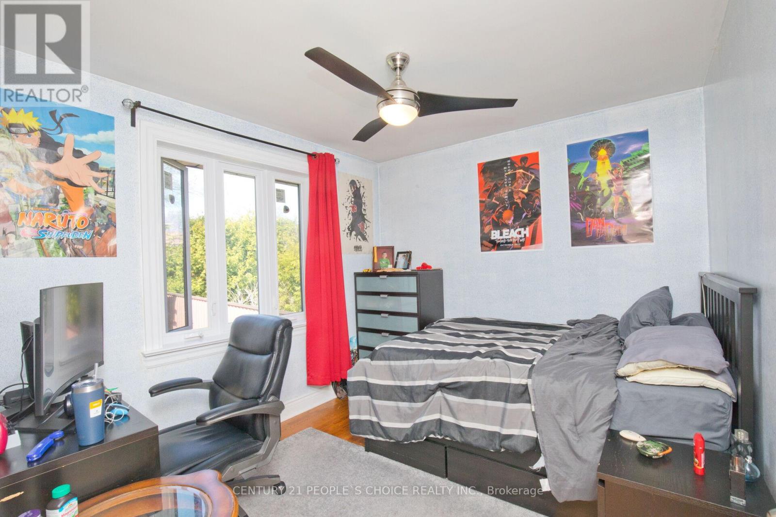 50 JEFFCOAT DRIVE - 32