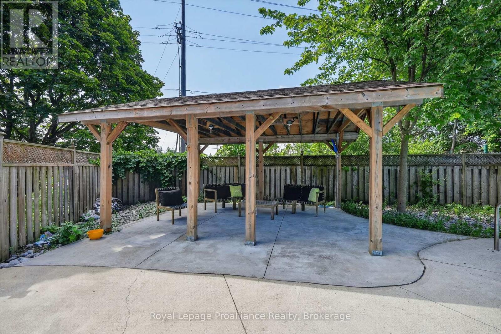 951 D'ARCY STREET - 33