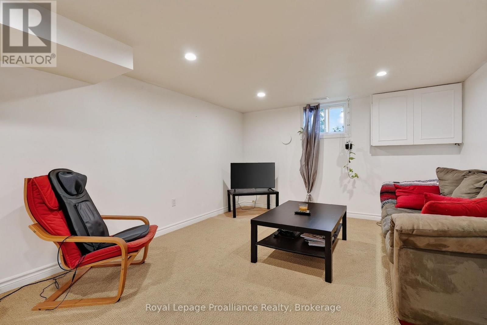 951 D'ARCY STREET - 38