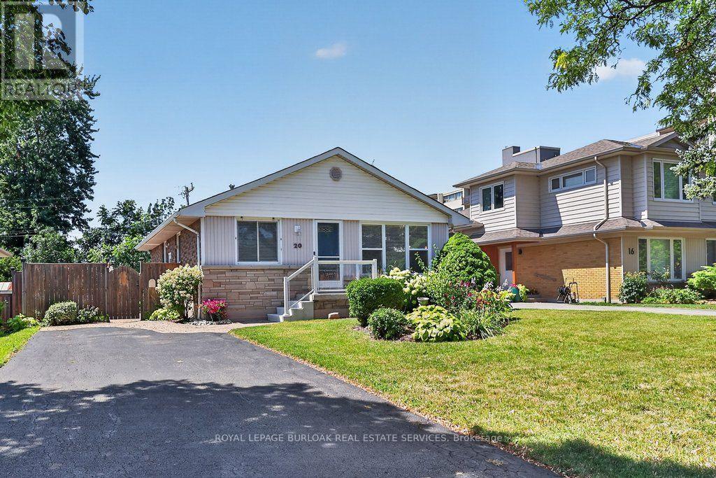 Photo of 20 Cardinal Drive