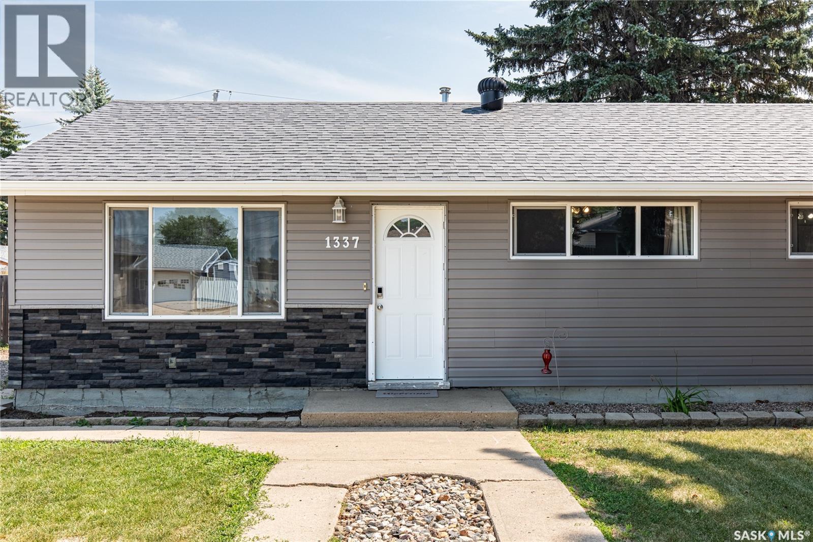 1337 7th AVENUE NW - 6