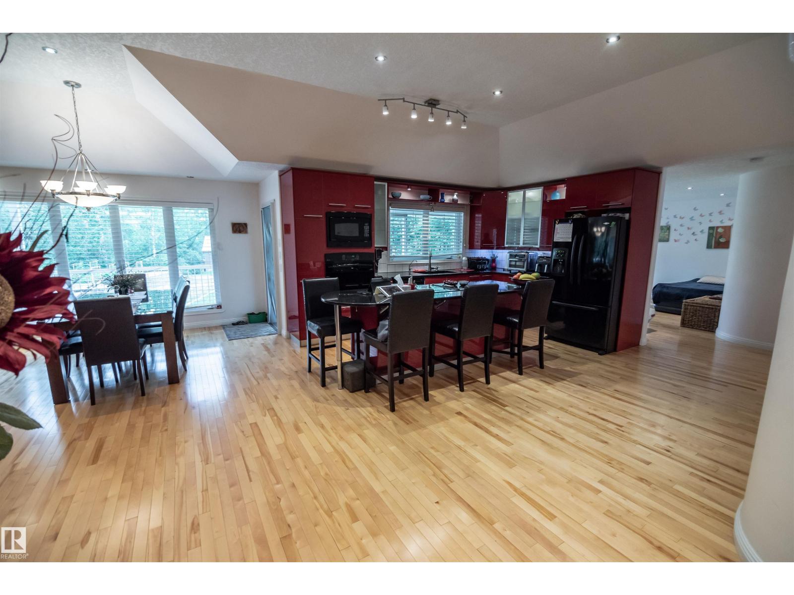 5631 49 ST - Image 9