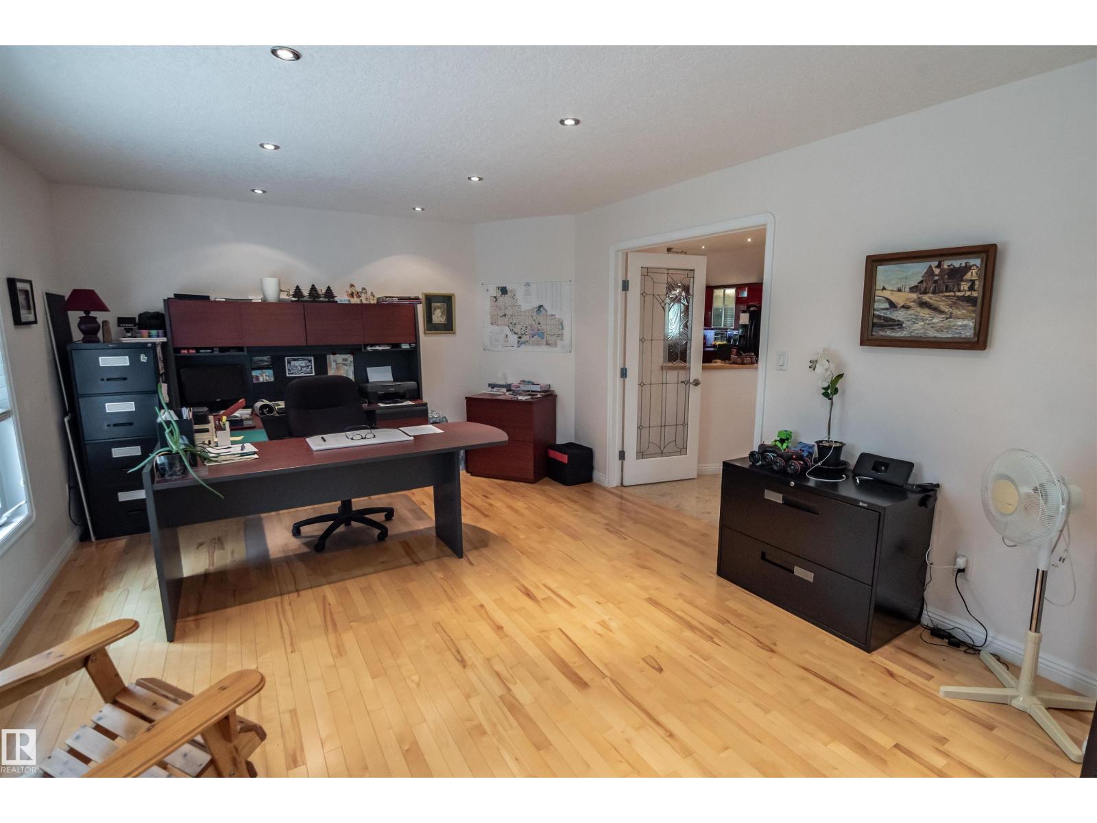 5631 49 ST - Image 8