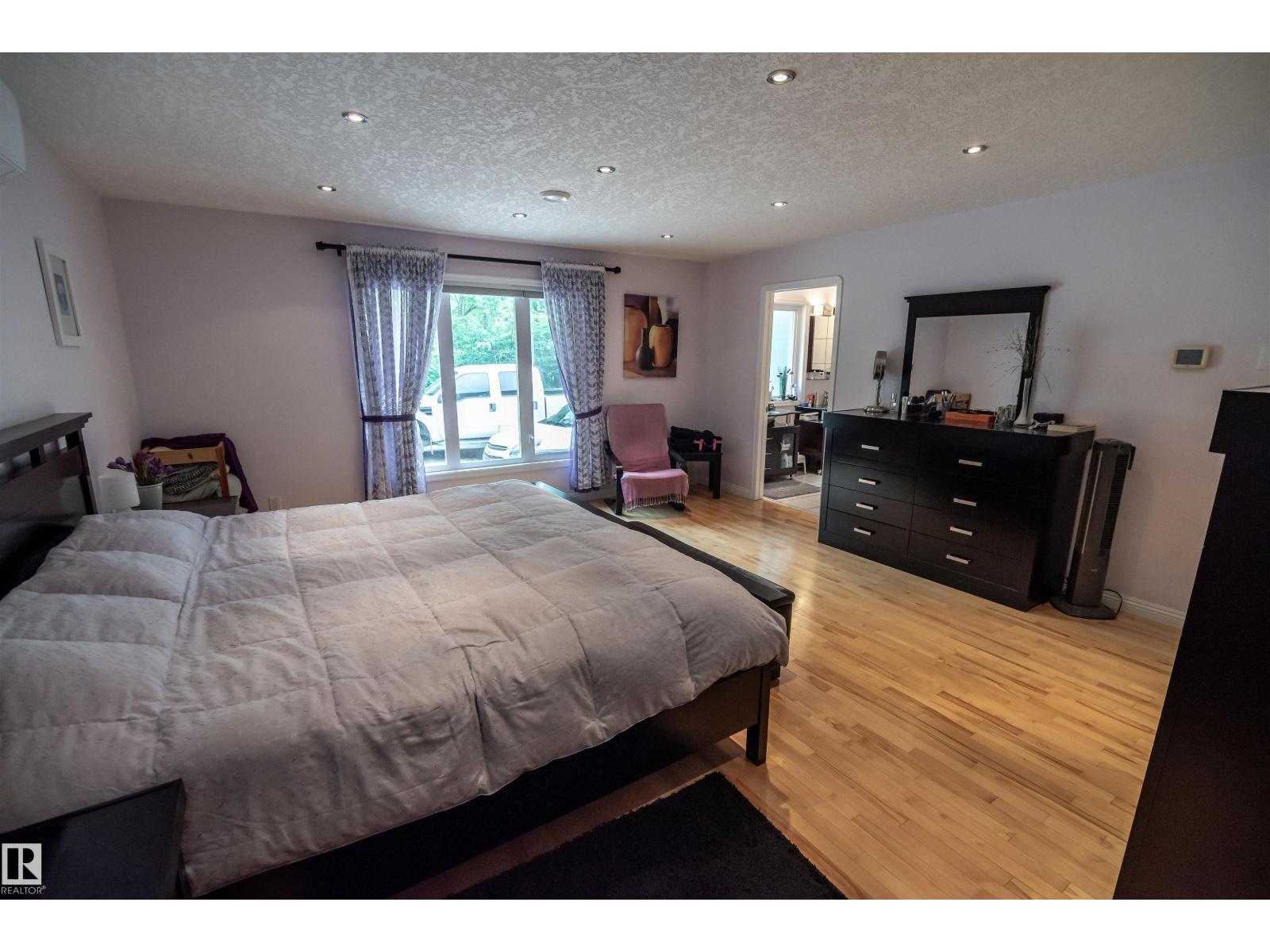 5631 49 ST - Image 30