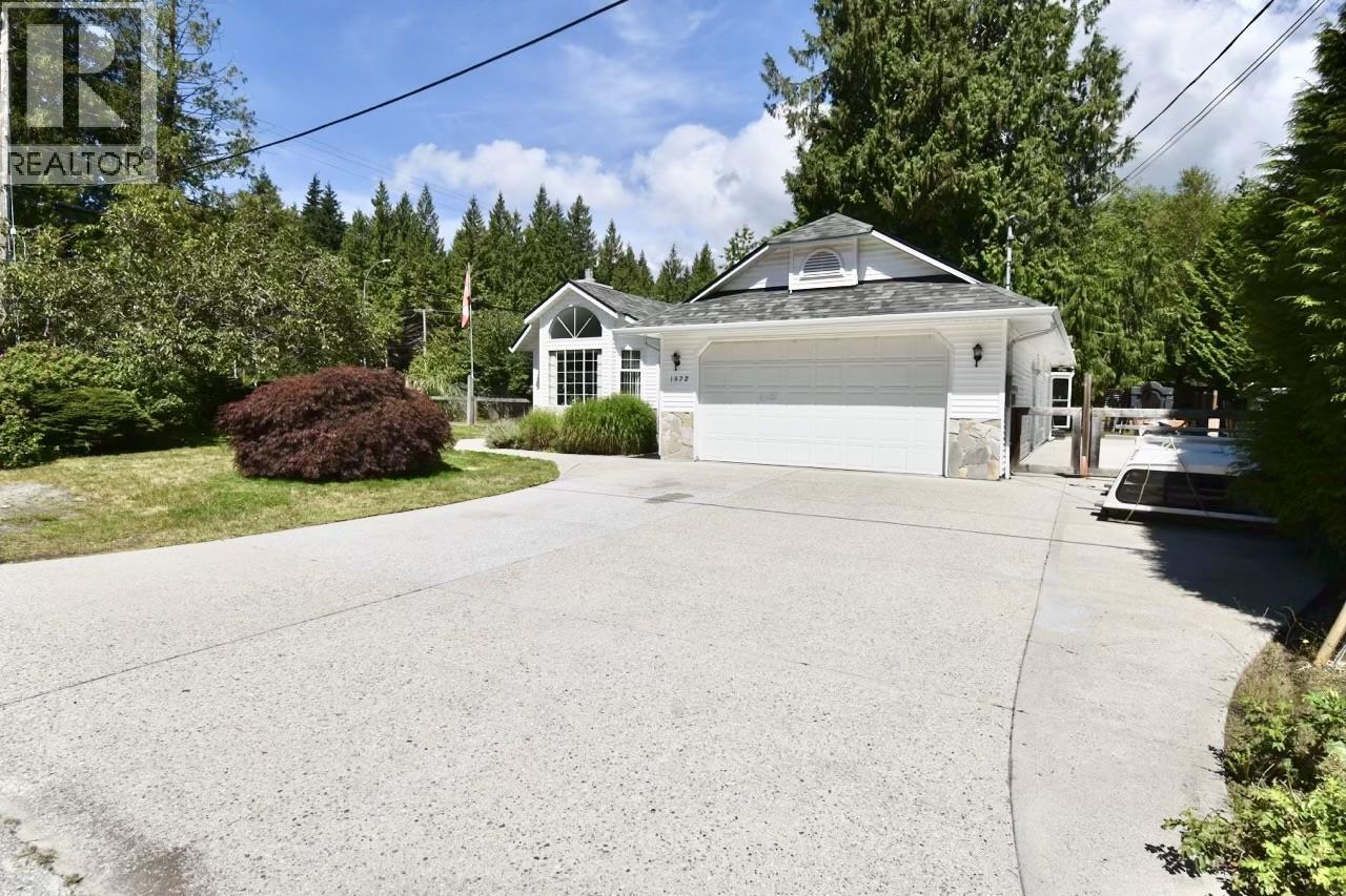 1572 LARCHBERRY WAY, Gibsons — photo 3
