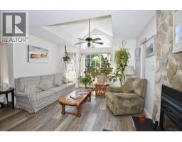 1572 Larchberry Way, Gibsons, BC V0N1V5 Photo 8