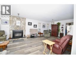 1572 Larchberry Way, Gibsons, BC V0N1V5 Photo 6