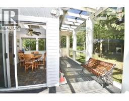 1572 Larchberry Way, Gibsons, BC V0N1V5 Photo 15