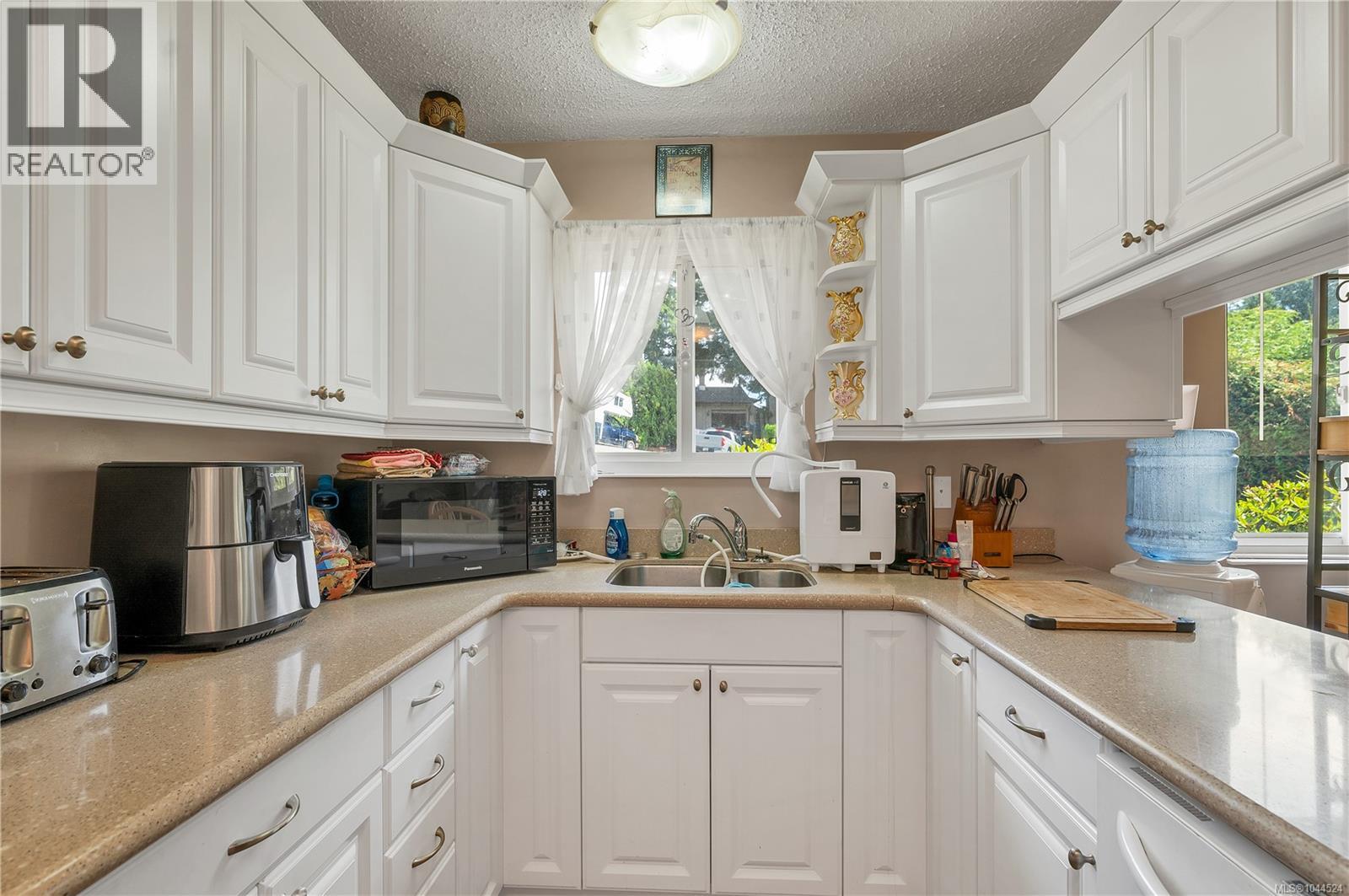 515 Oak Pl - 2