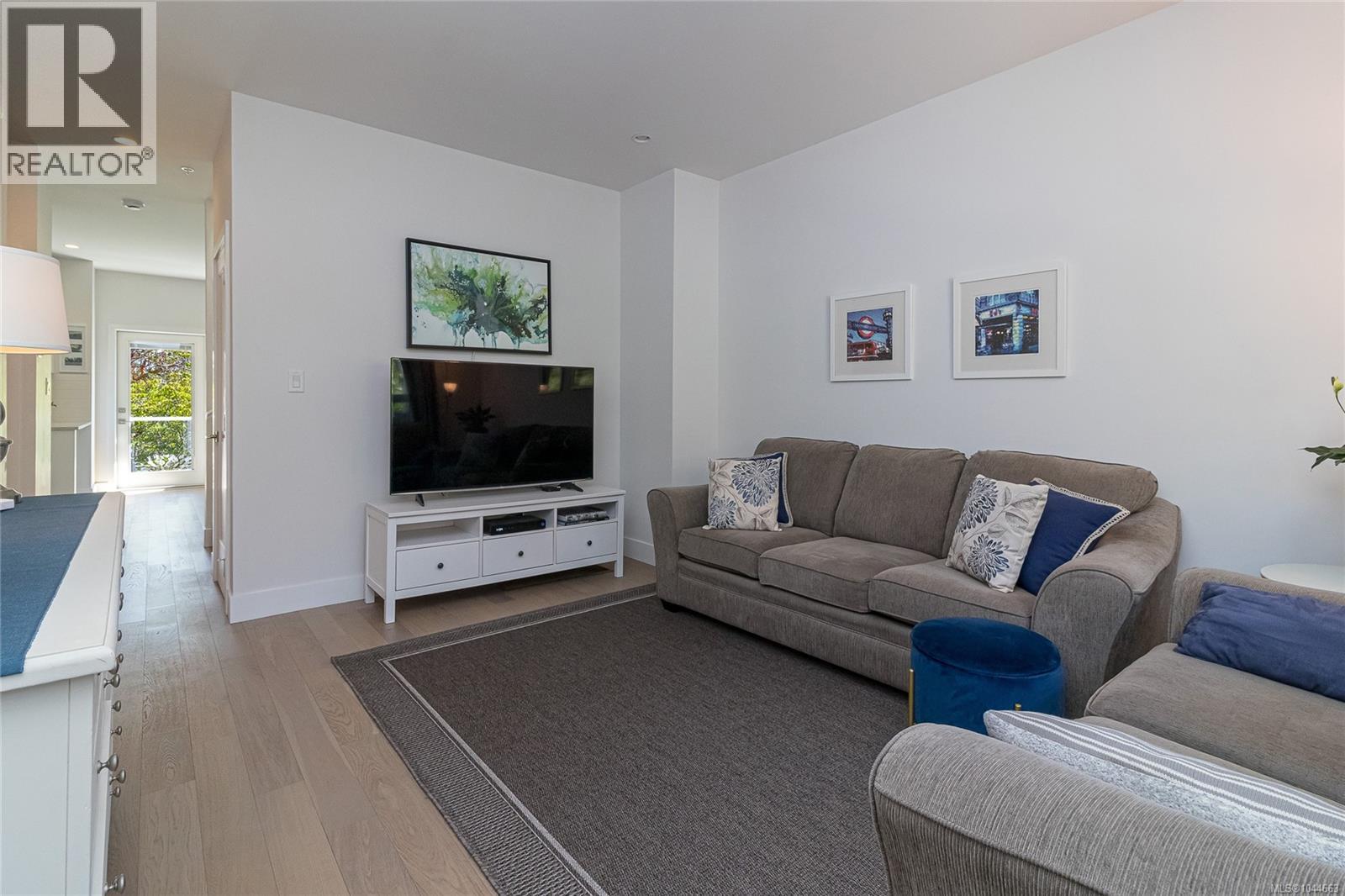 2 1649 Lloyd Place, View Royal