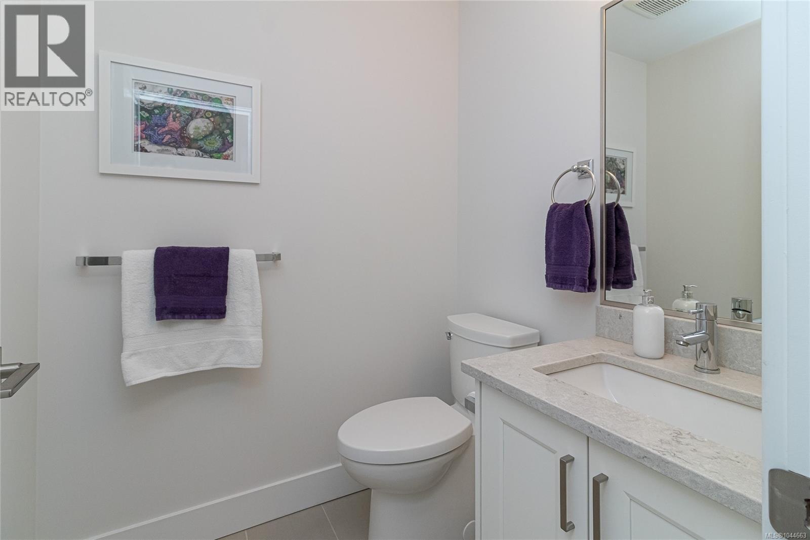 2 1649 Lloyd Place, View Royal