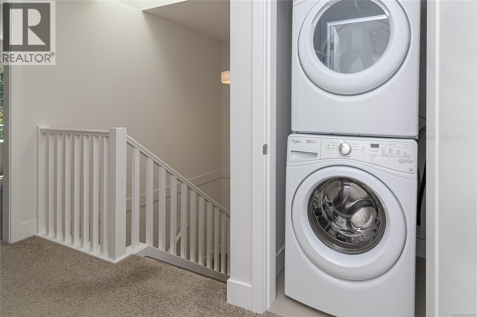 2 1649 Lloyd Place, View Royal