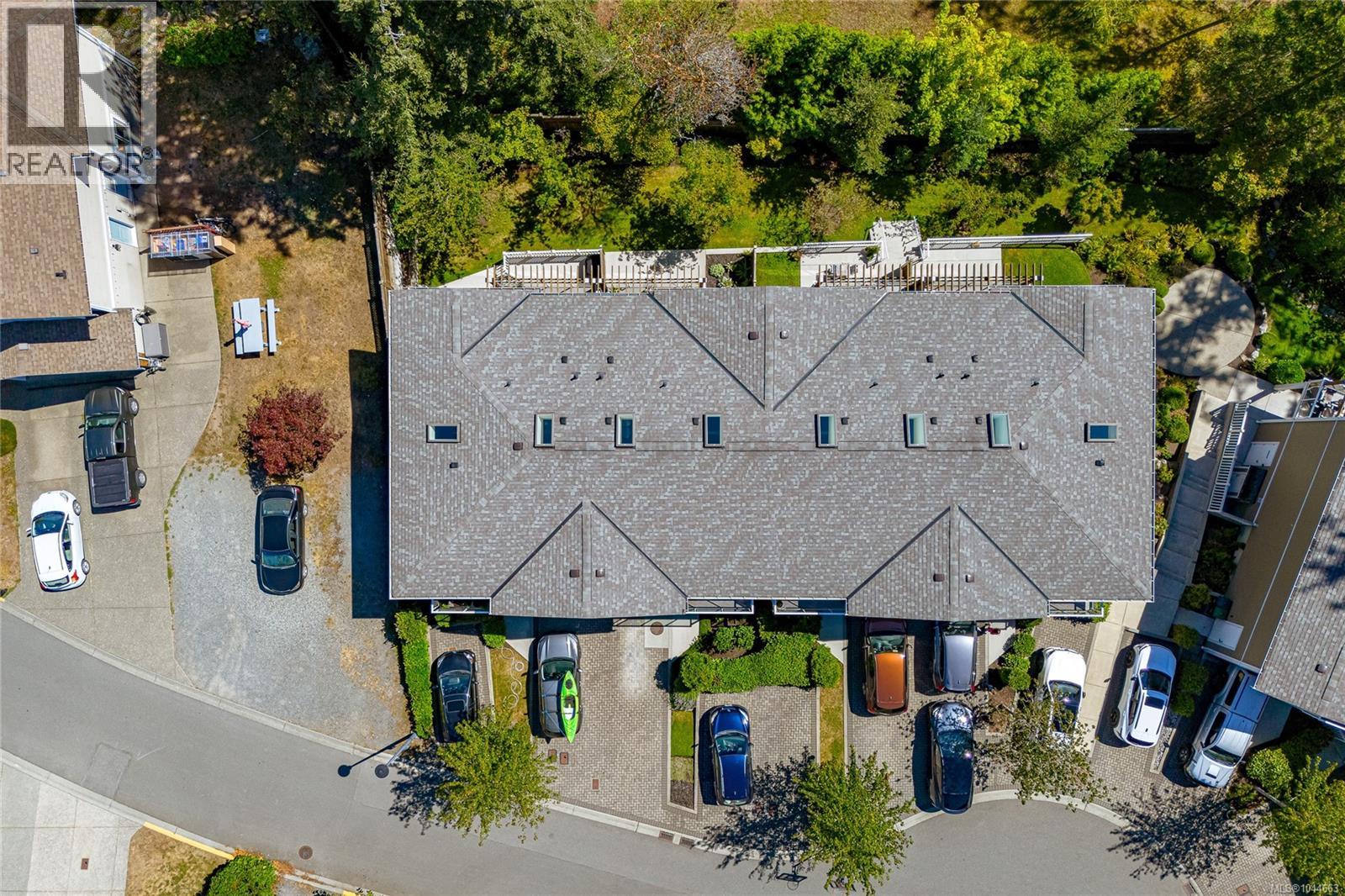 2 1649 Lloyd Place, View Royal