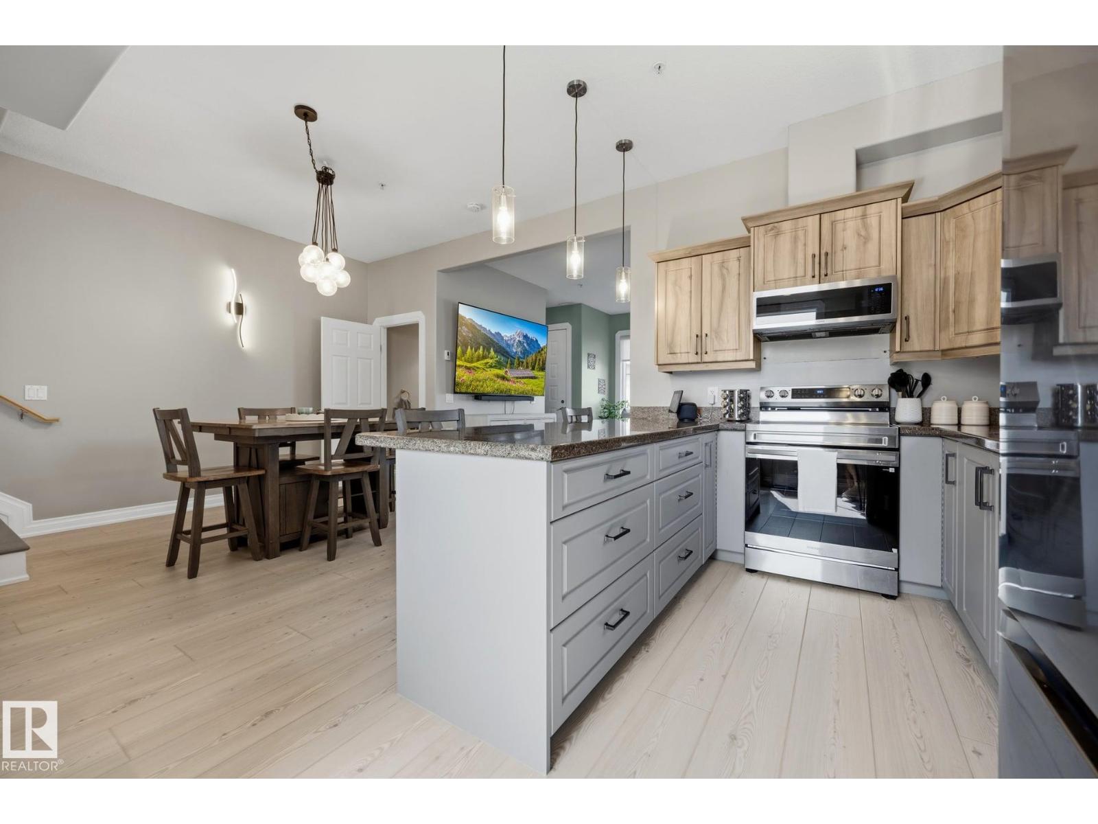 #201 10625 KINGSWAY AV NW - 12