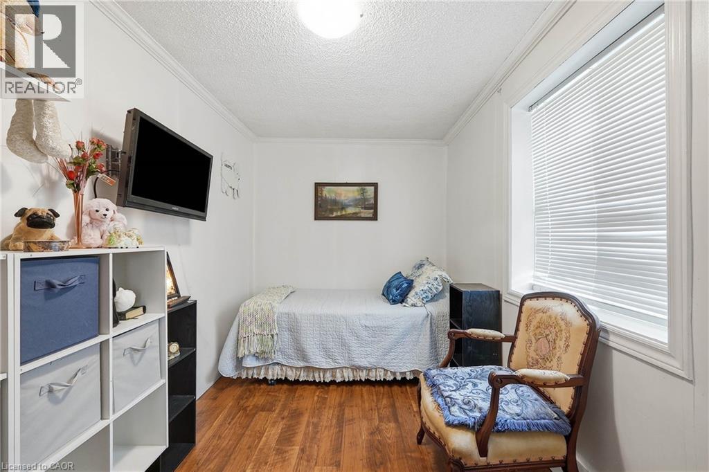 153 MONTROSE Street N - Image 14
