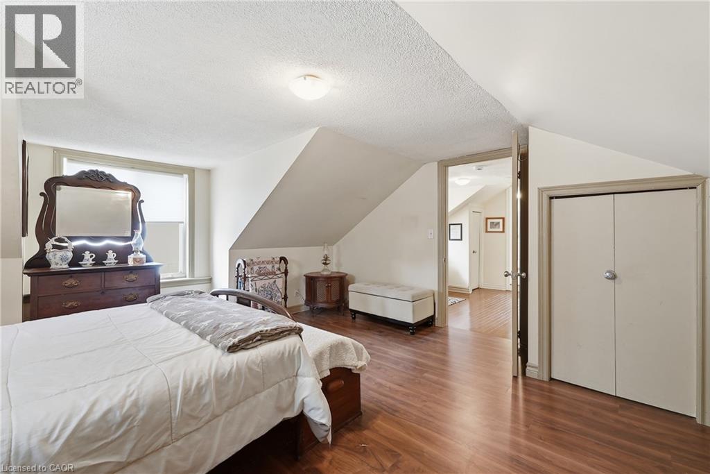 153 MONTROSE Street N - Image 22