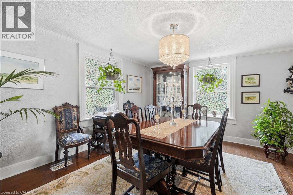 153 MONTROSE Street N - Image 13