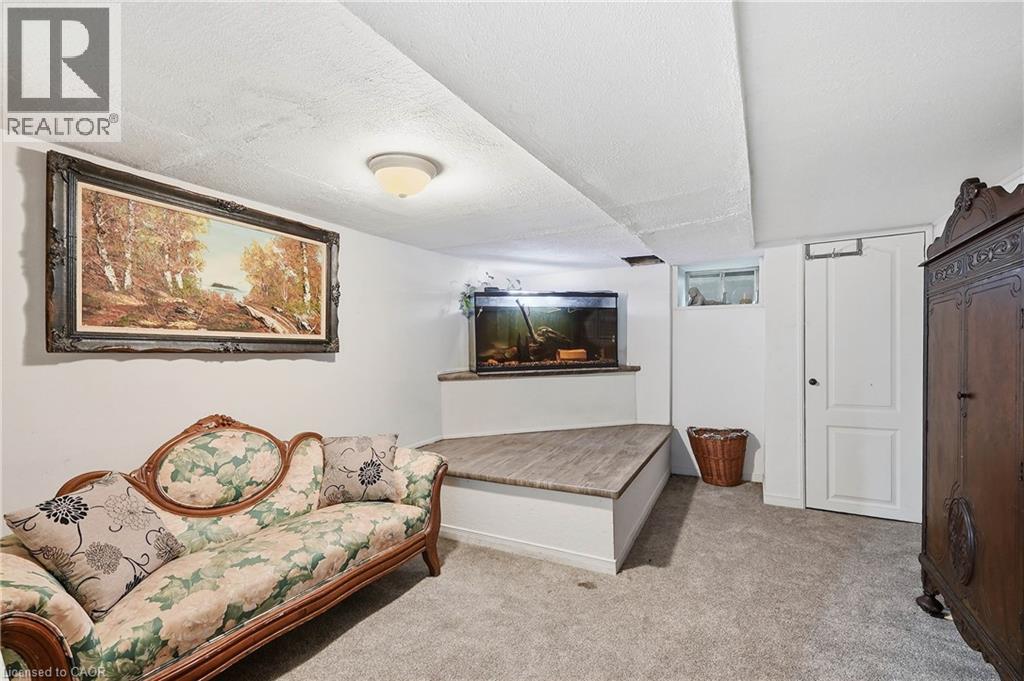 153 MONTROSE Street N - Image 25