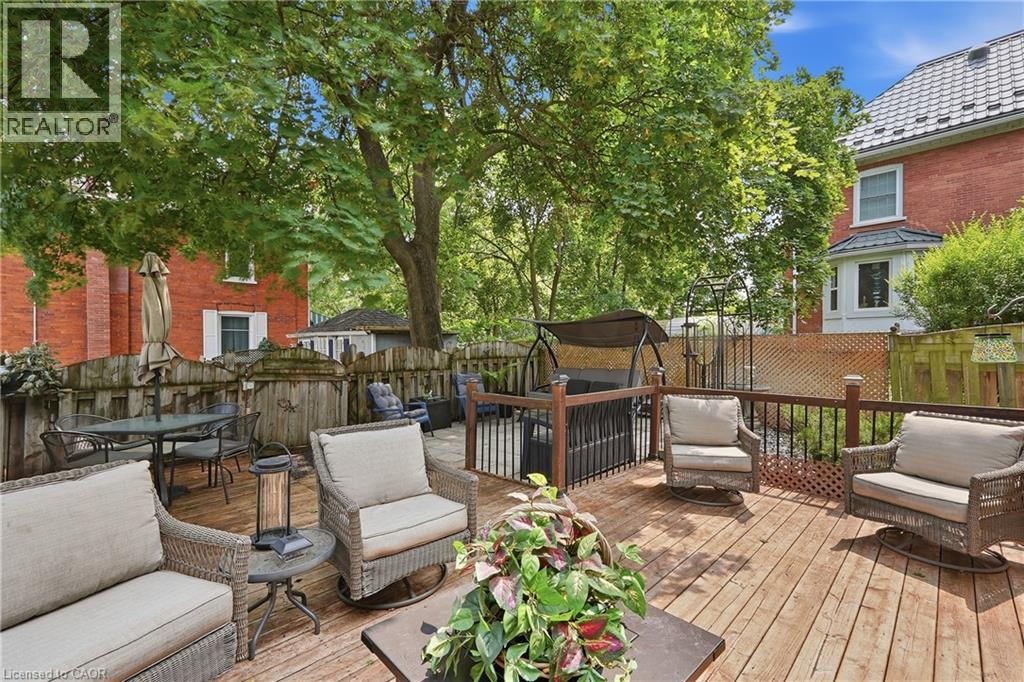 153 MONTROSE Street N - Image 29