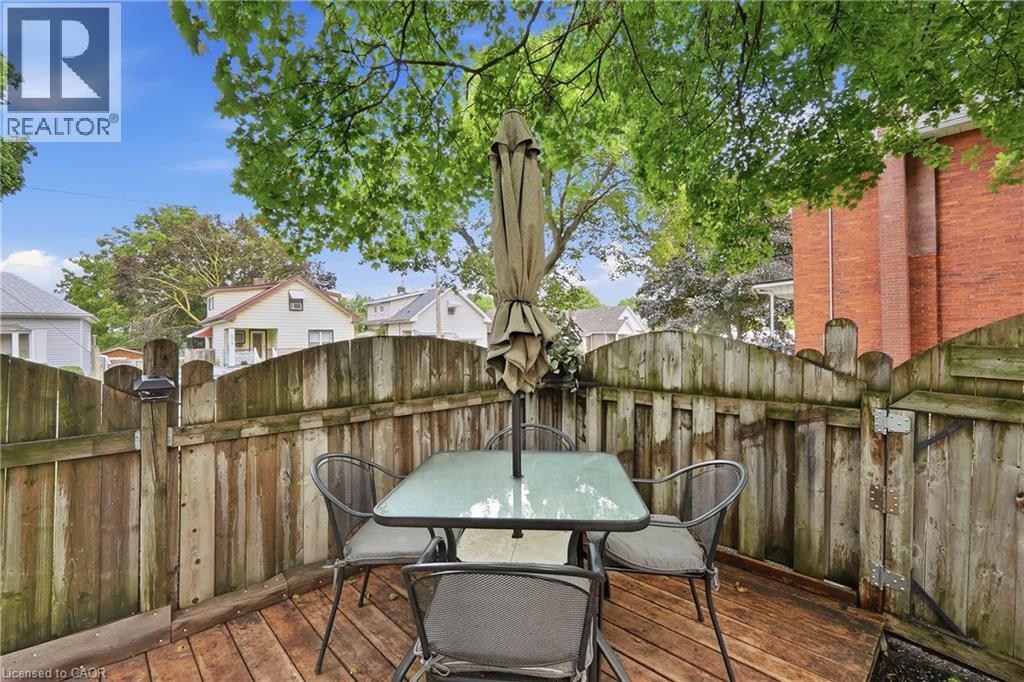 153 MONTROSE Street N - Image 30