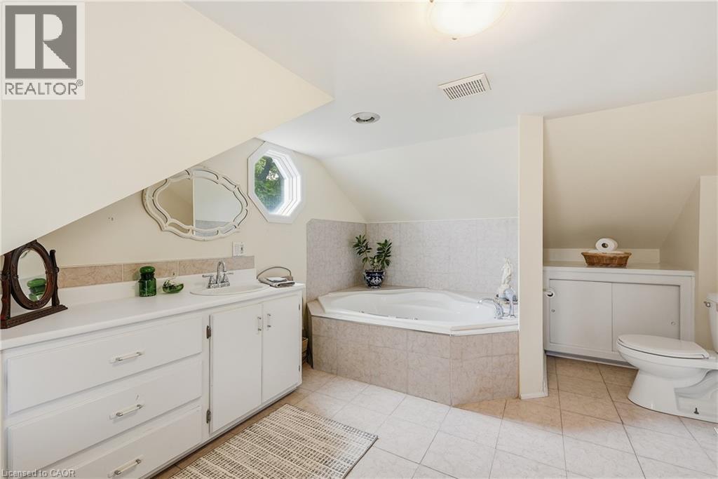 153 MONTROSE Street N - Image 24