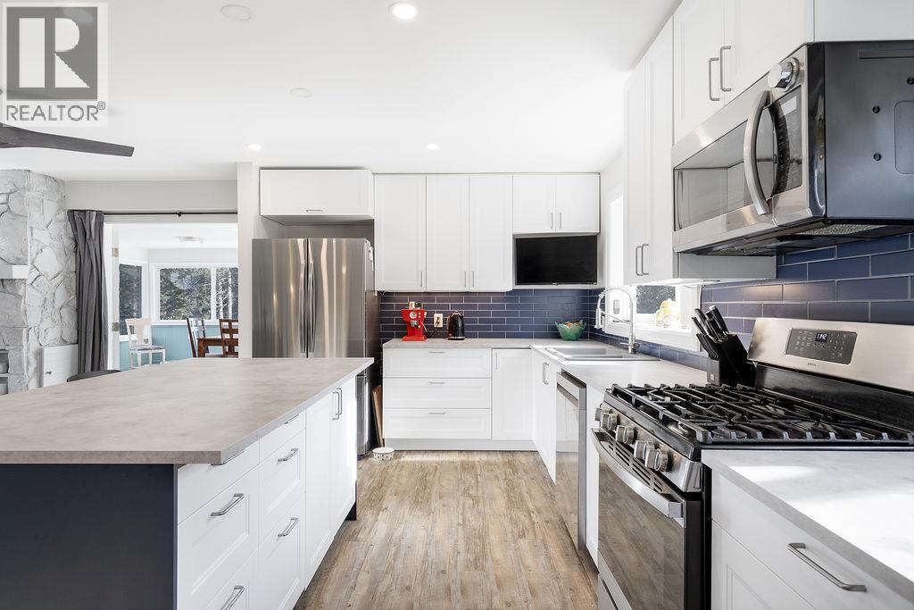  2527 Islandview Road, Blind Bay