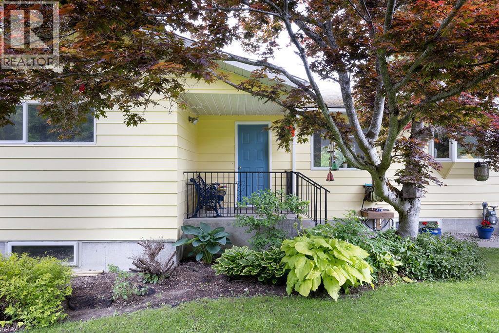 2527 Islandview Road - 33