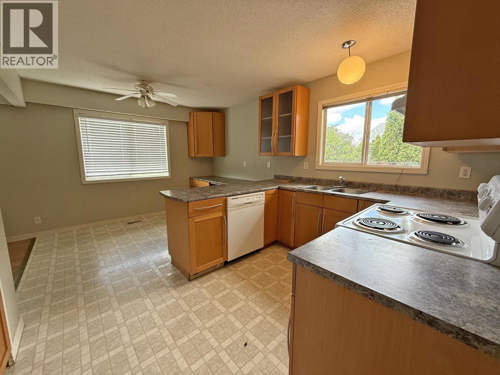 970 WESTERN AVENUE - Image 4