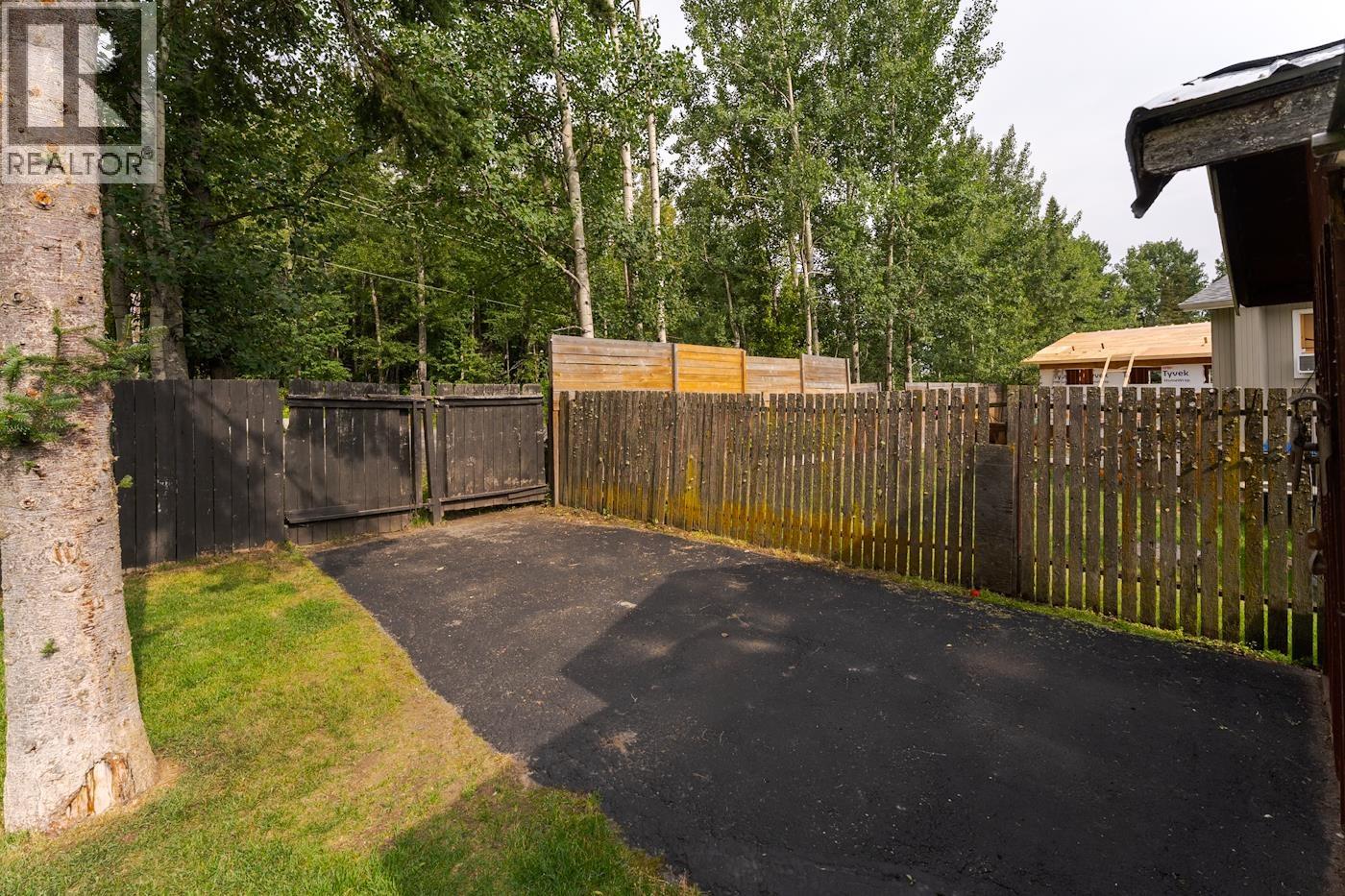 8195 PRINCE EDWARD PLACE - 10