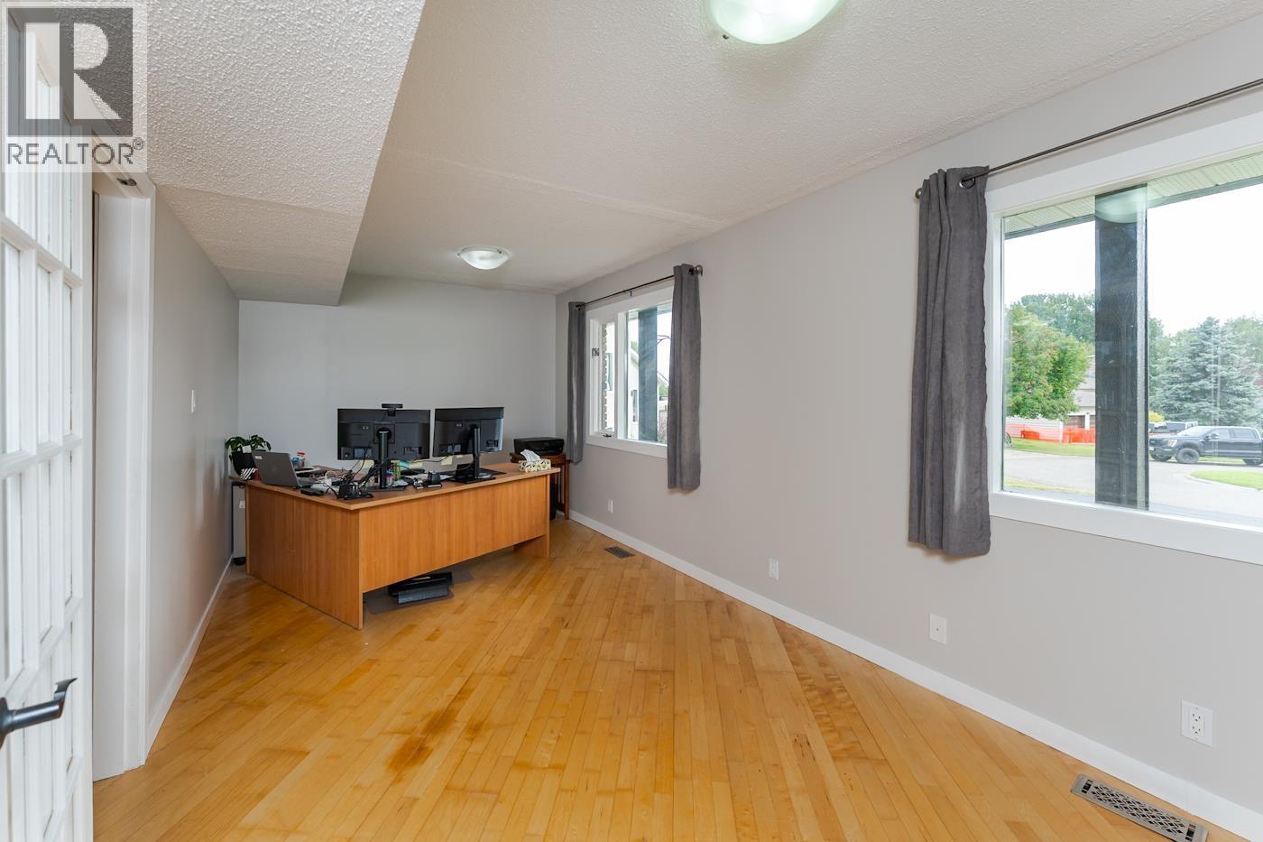 8195 PRINCE EDWARD PLACE - 12