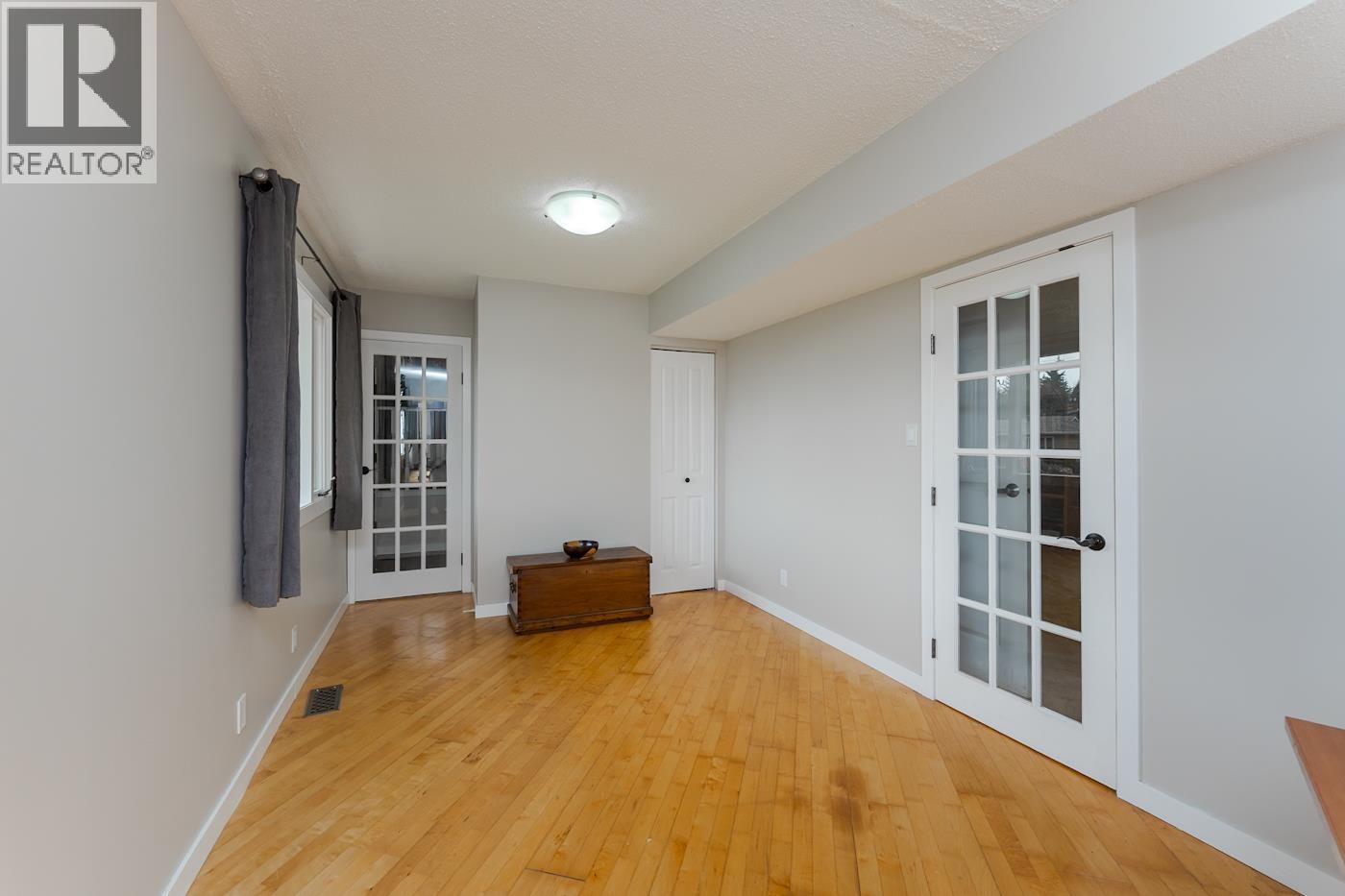 8195 PRINCE EDWARD PLACE - 13