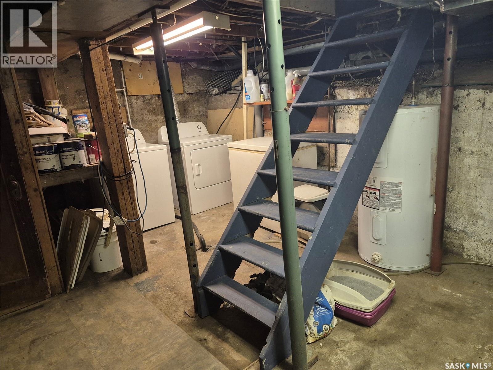 303 Edward STREET - Image 32