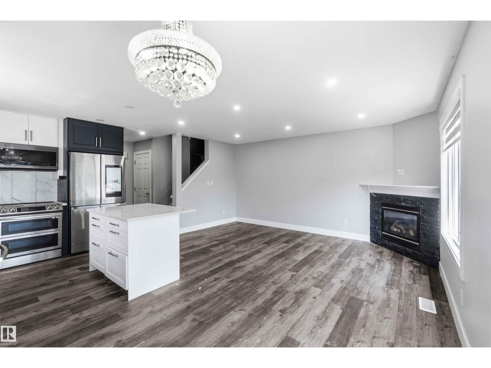 #64 120 MAGRATH RD NW - 13