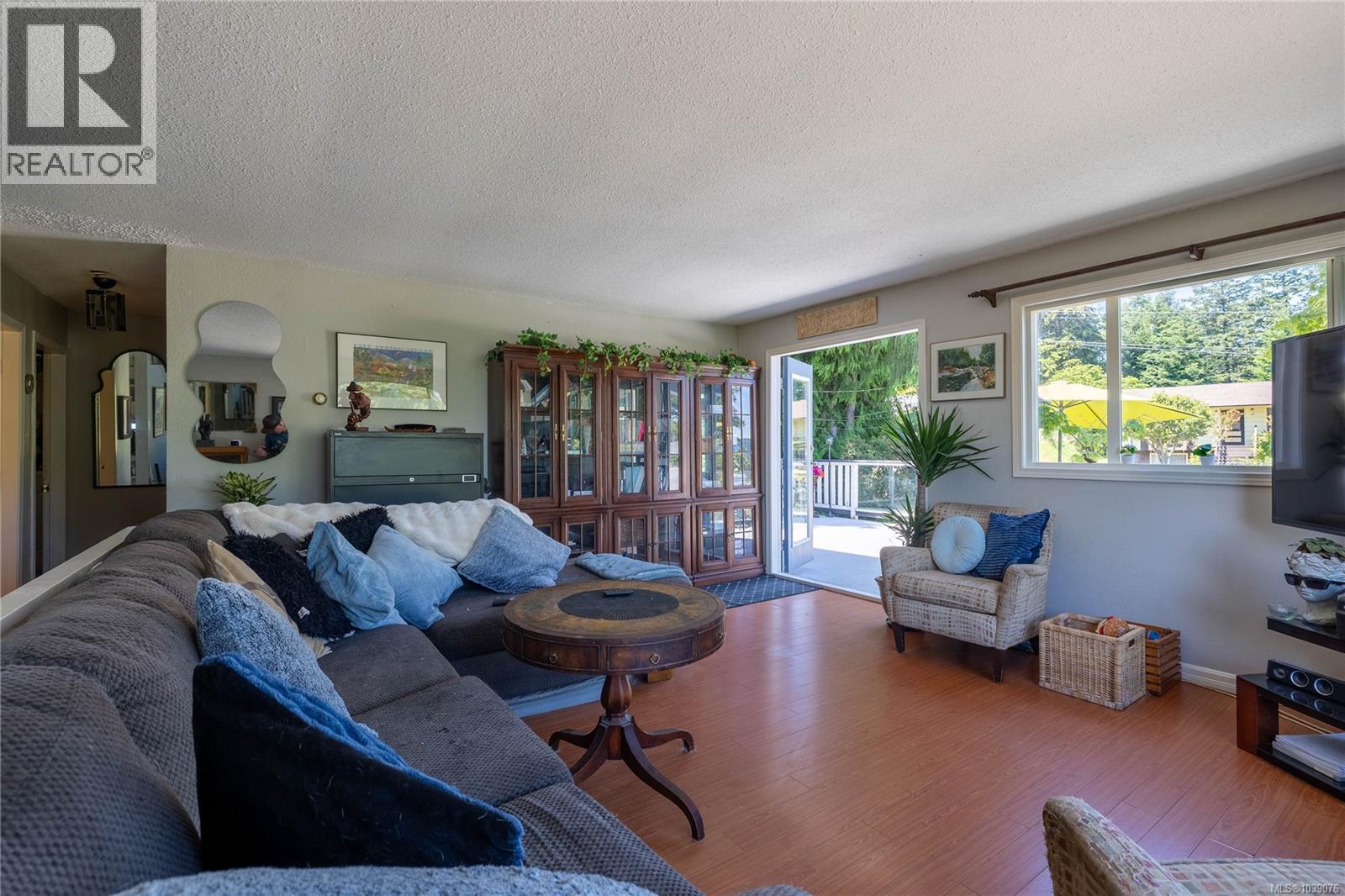 307 Maliview Dr - Image 5