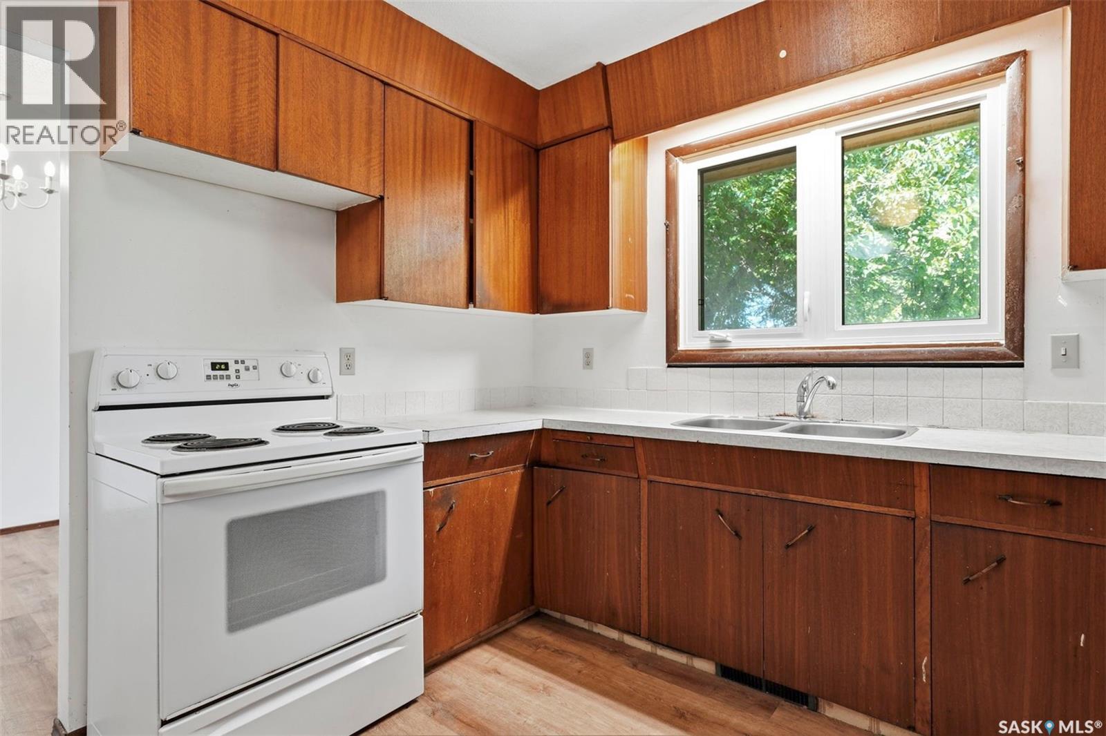 206 Carleton DRIVE - Image 11