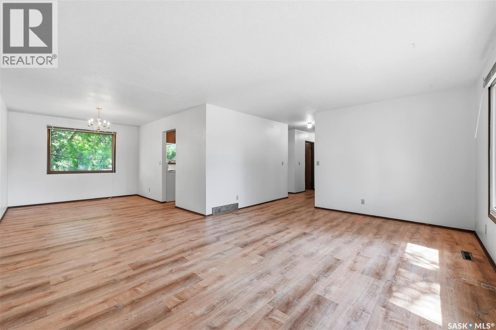 206 Carleton DRIVE - Image 6