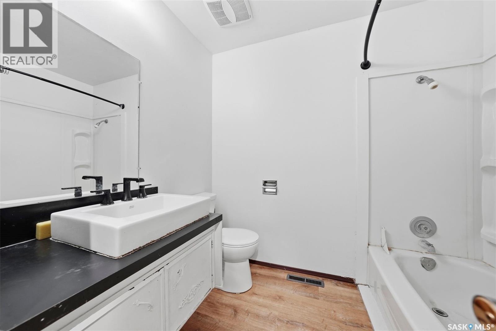 206 Carleton DRIVE - Image 18