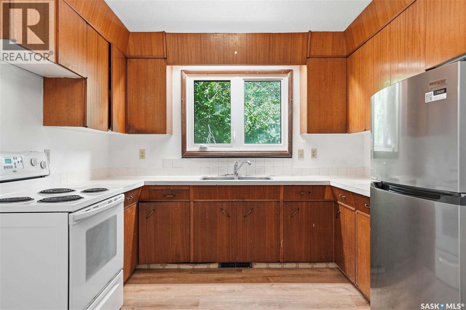 206 Carleton DRIVE - Image 10