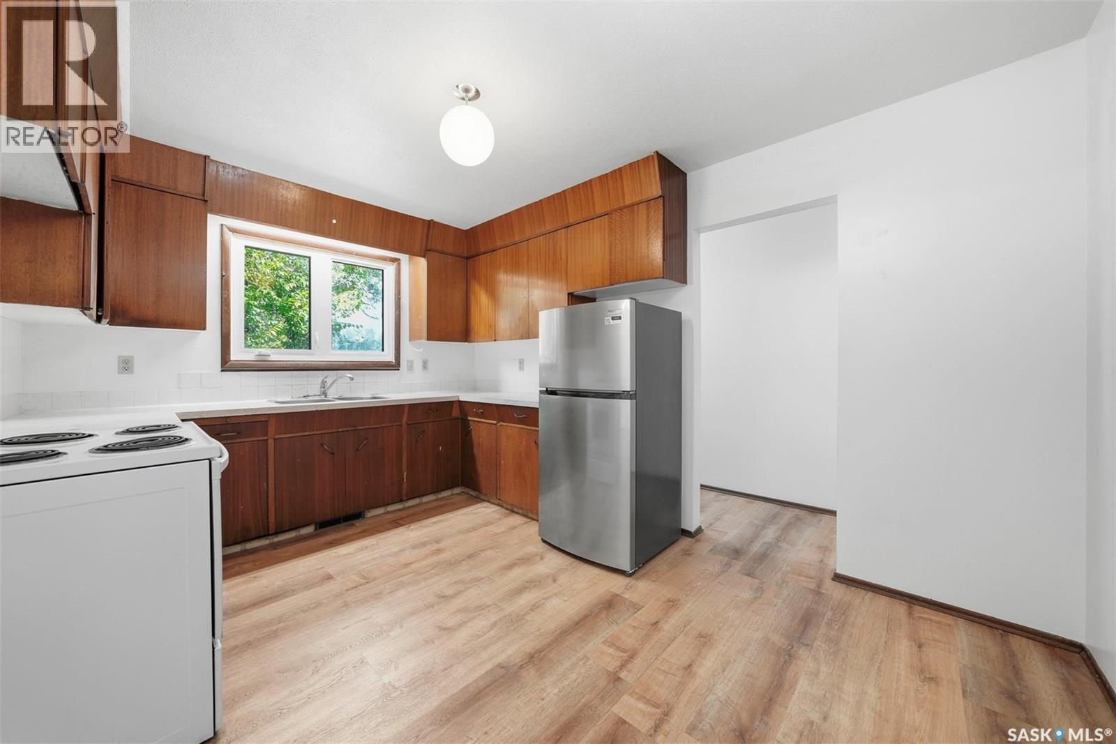 206 Carleton DRIVE - Image 9