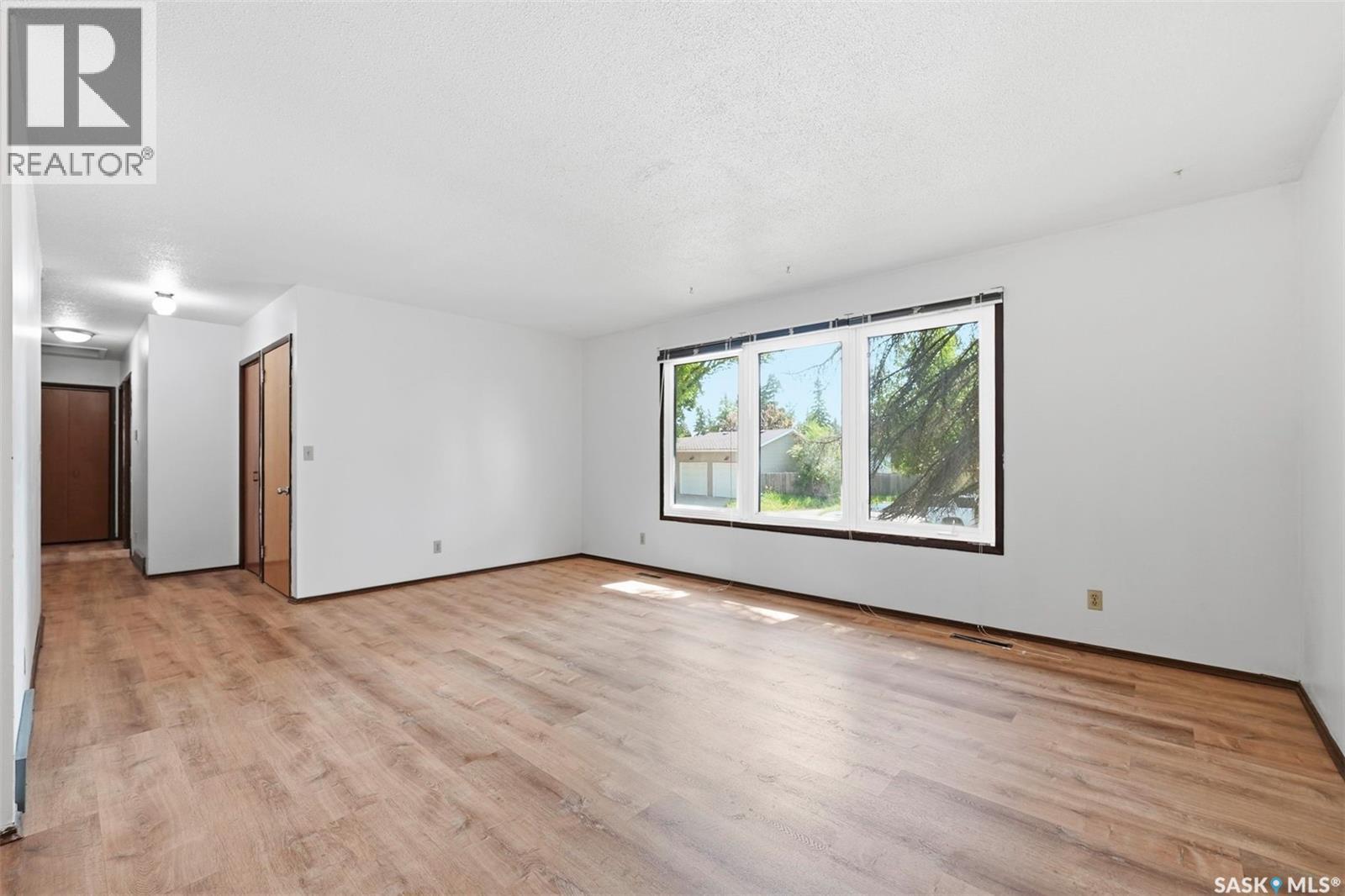 206 Carleton DRIVE - Image 5