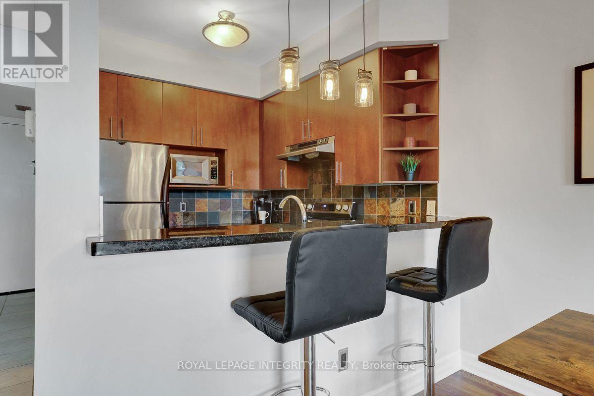 2 Bed, 1 Bath Apartment for Rent in Ottawa – 402 – 711 CHURCHILL AVENUE N, Ottawa – MLS# X13625554 - Image 11