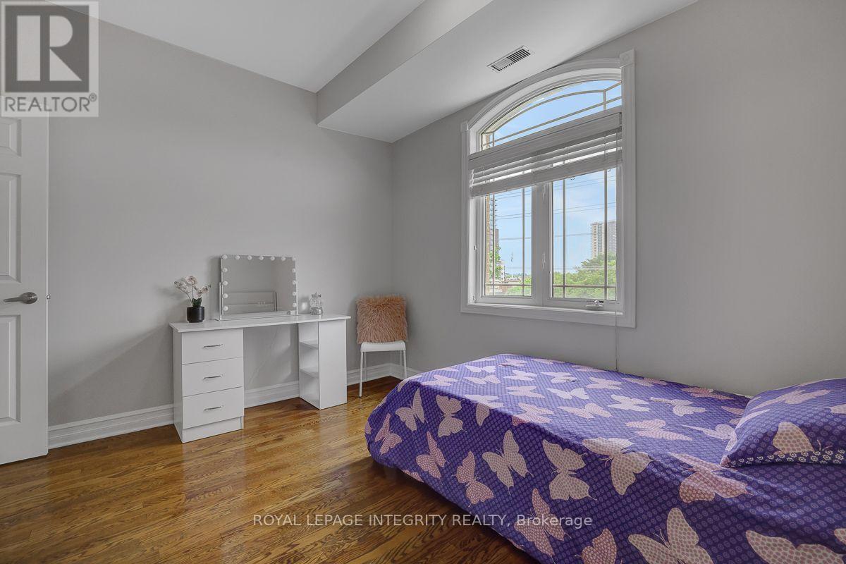 2 Bed, 1 Bath Apartment for Rent in Ottawa – 402 – 711 CHURCHILL AVENUE N, Ottawa – MLS# X13625554 - Image 21