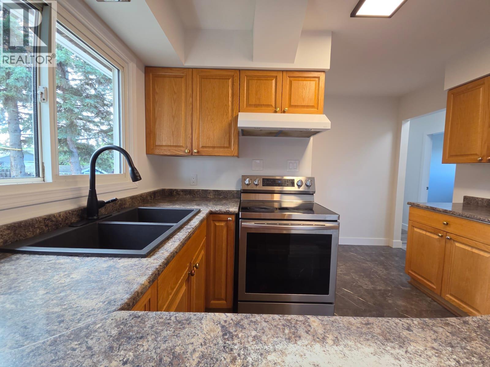 1509 115 Avenue - Image 11