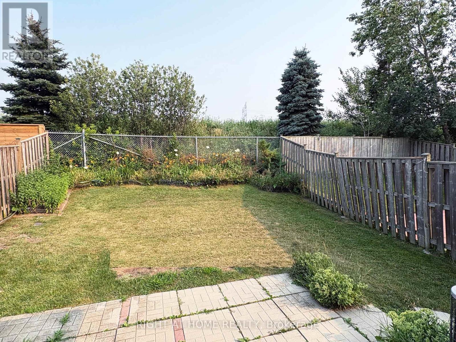 737 CABOTO TRAIL - 33