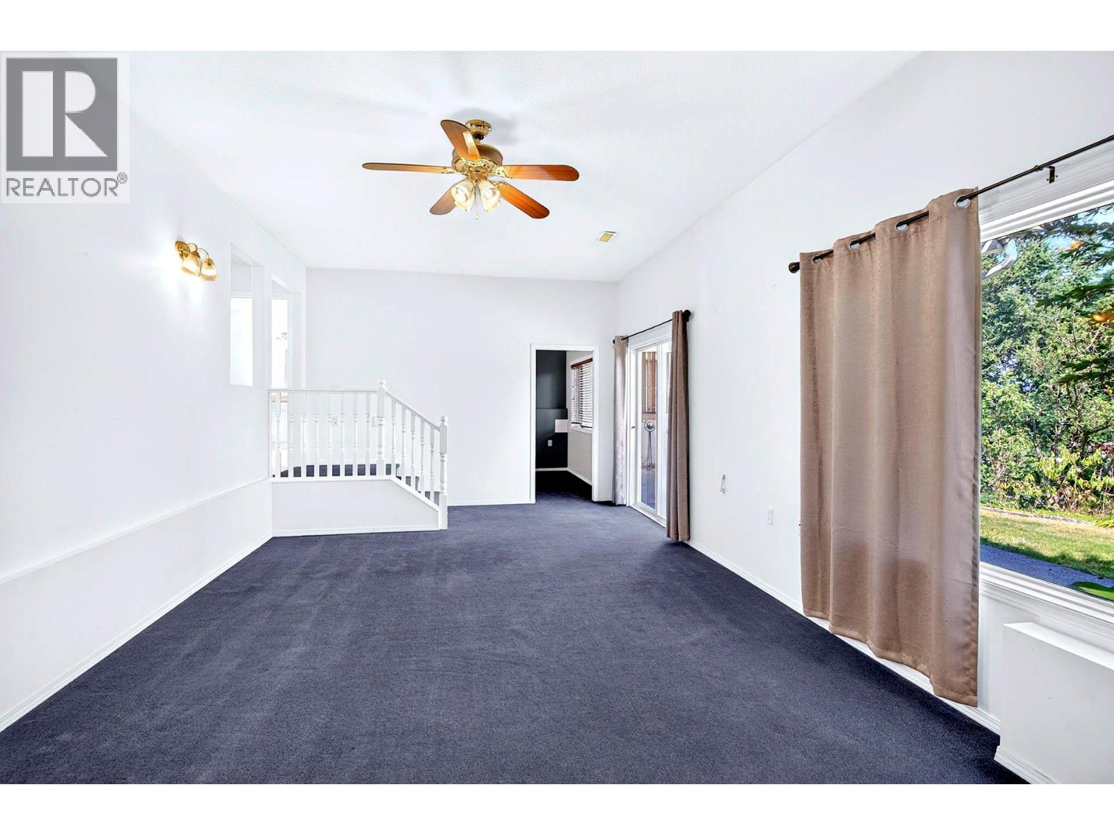 #31 1575 Springhill Drive - 28