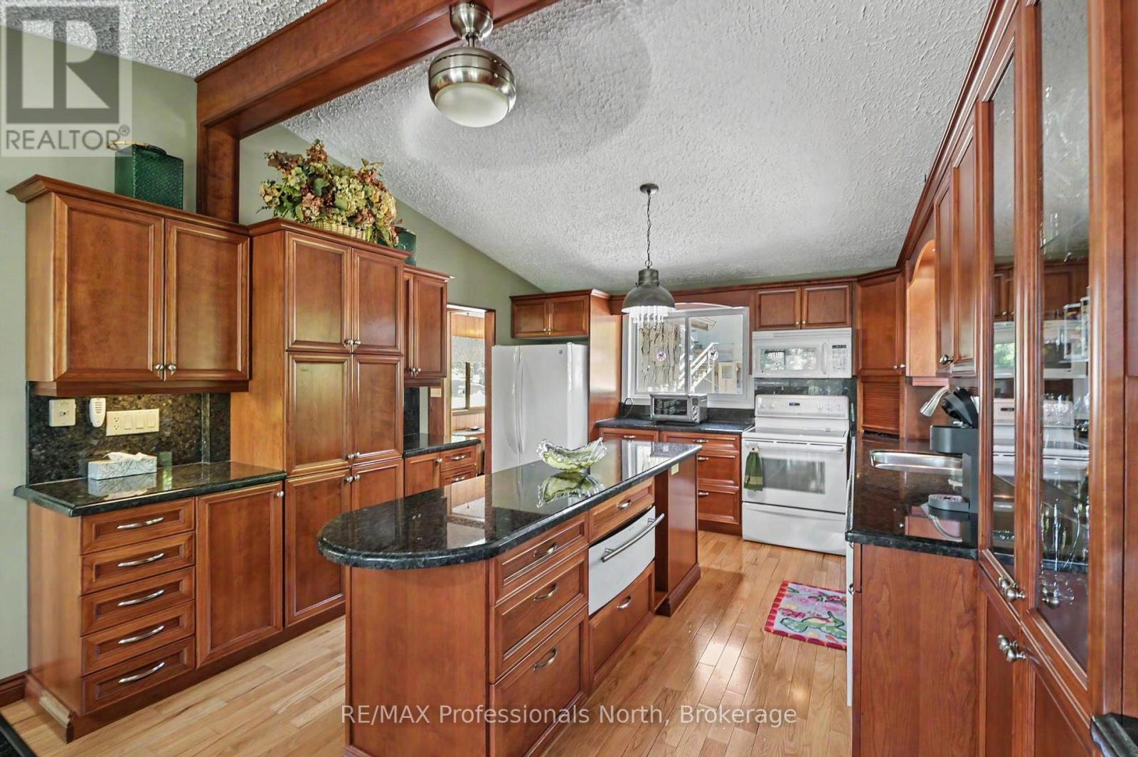 1015 KELSON ROAD - Image 11