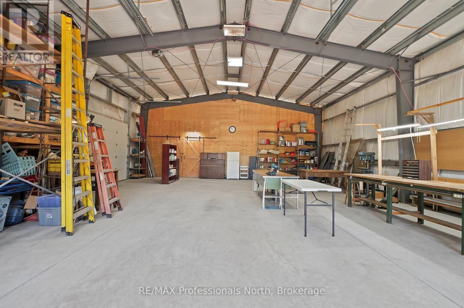 1015 KELSON ROAD - Image 40
