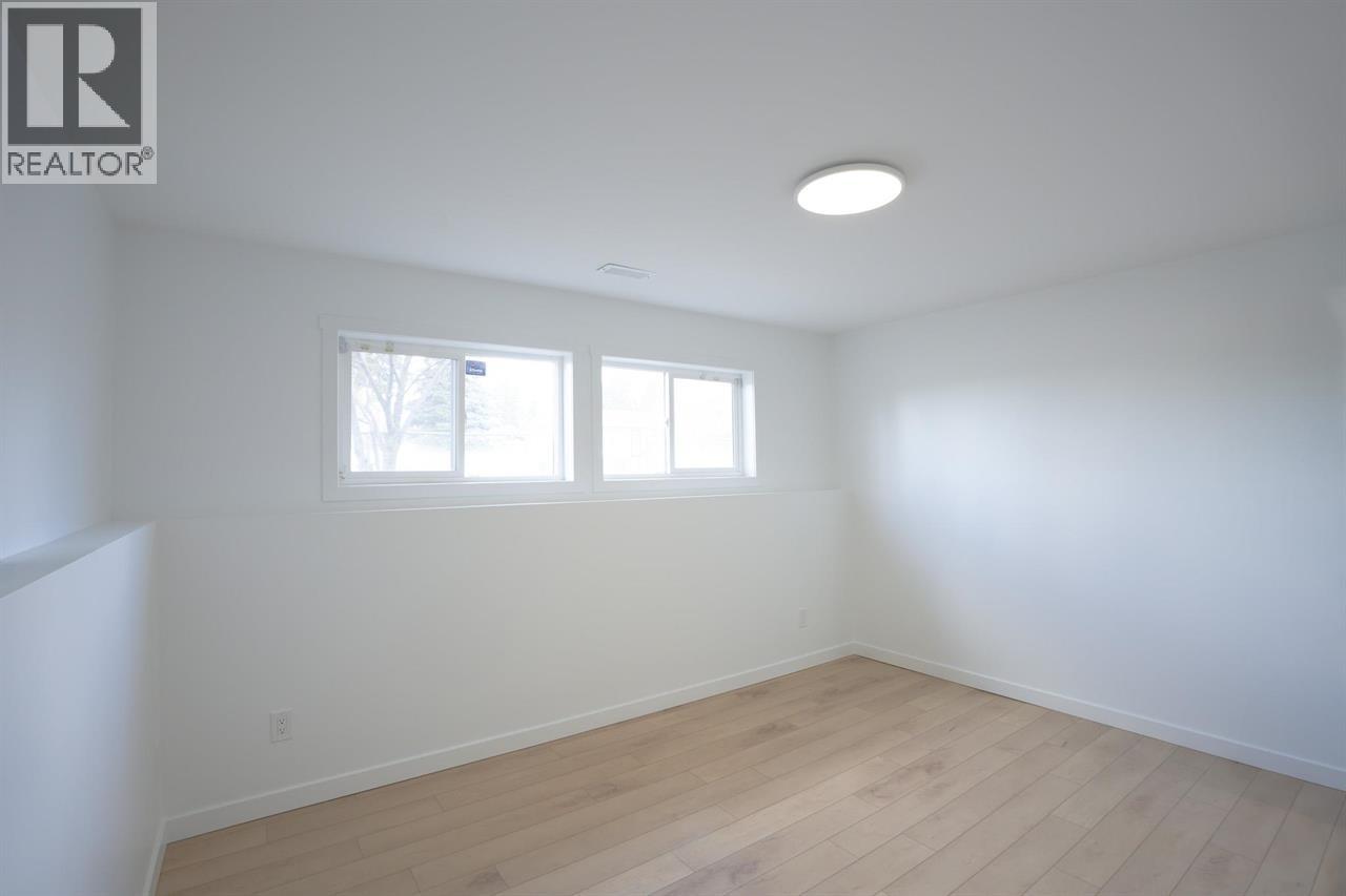 1497 MCCULLAGH AVENUE - 20