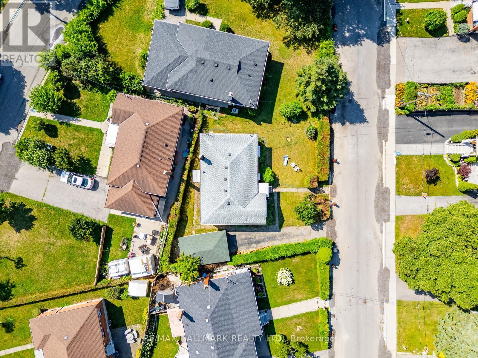 31 FRIMETTE CRESCENT - 12